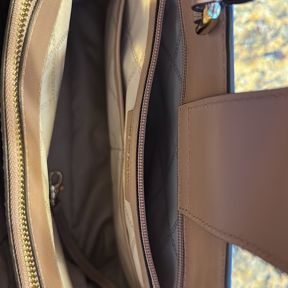 Michael Kors ❤️ Gramercy Large Satchel Handbag - Brown/soft pink/fawn NWT - Picture 8 of 12